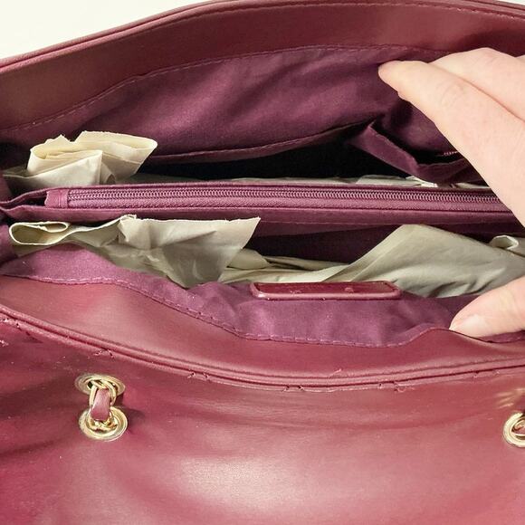 Badgley Mischka Vegan Leather Quilted Messenger Bag Chain Handle - Picture 7 of 7